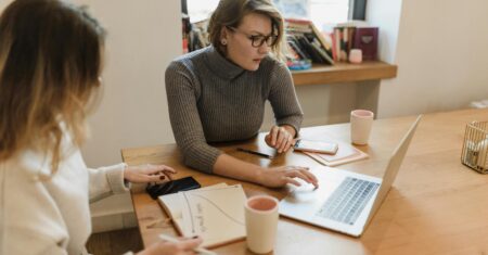 Do Offline ao Online: Como Mulheres Estão Liderando a Transformação Digital no Empreendedorismo